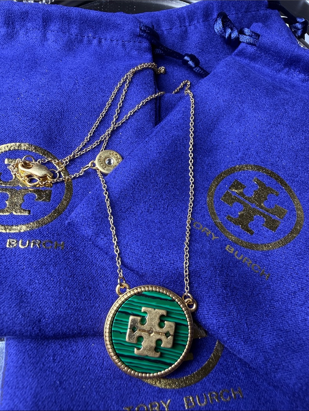 Tory Burch Gold-Tone Necklace with Green Striped Logo Pendant - Picture 4 of 4